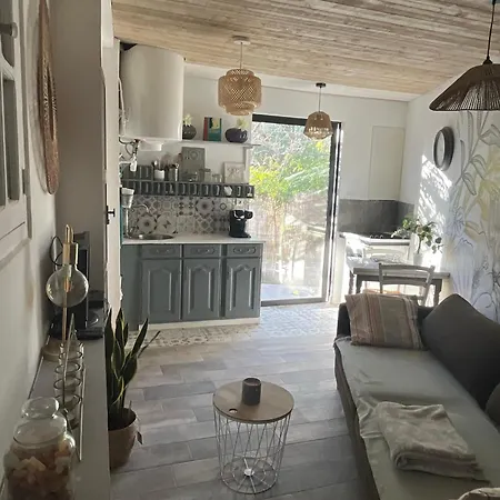 La Dependance 13d Rue Pasteur * Saint-Mandrier-sur-Mer