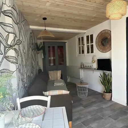 La Dependance 13d Rue Pasteur Apartmán *